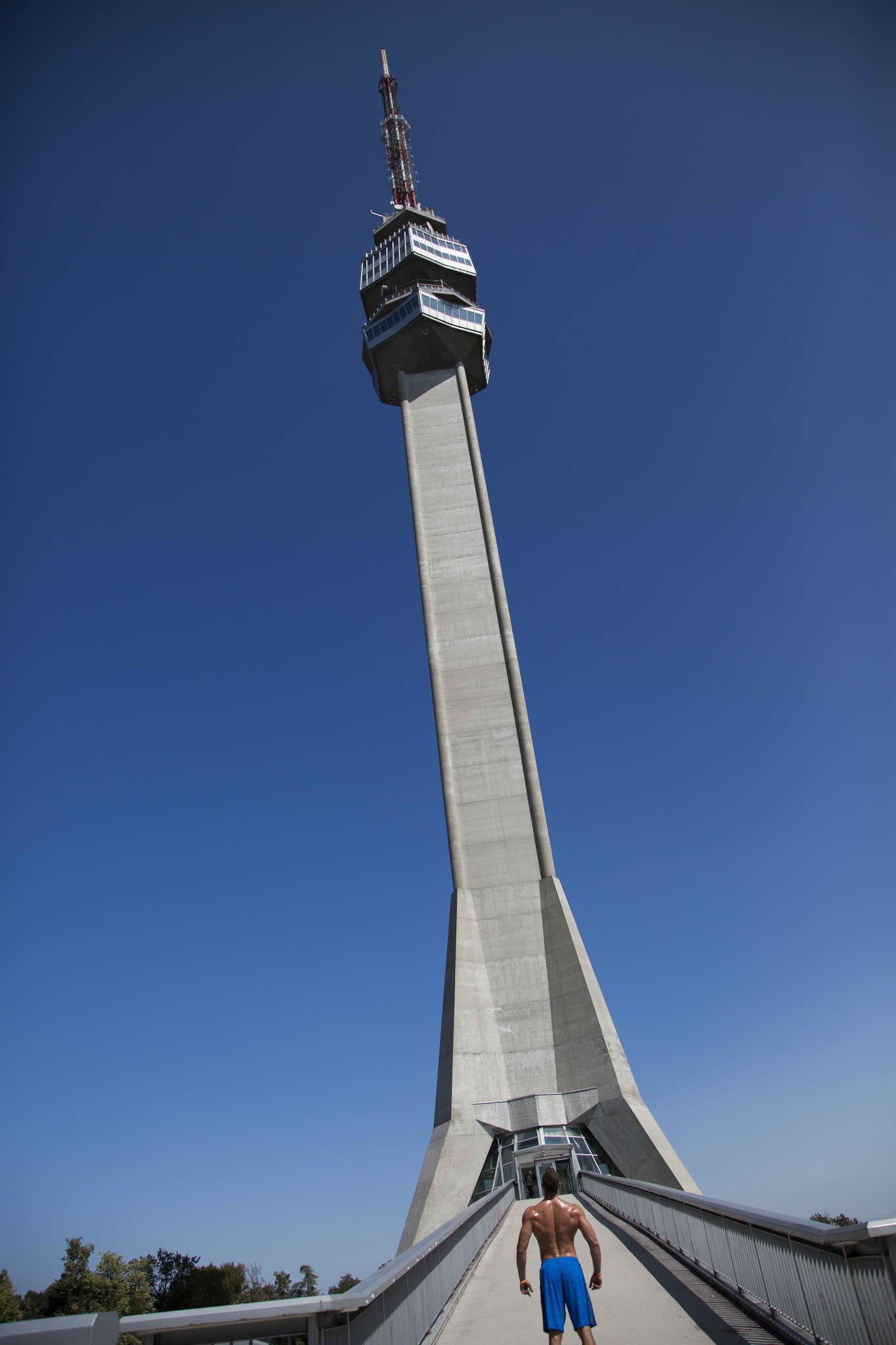 HF9B3201 2_resize